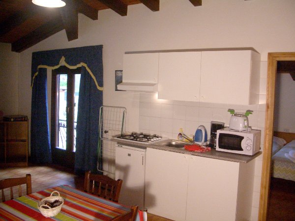 Apartments Lake Idro, rent apartment A - dining area 4