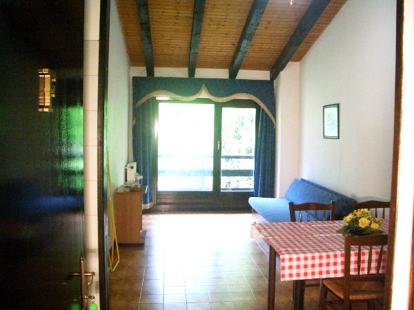 Apartments Lake Idro, rent apartment F - dining area 3