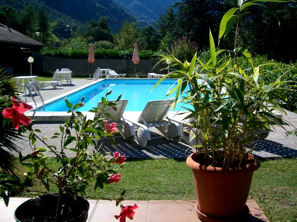 Homes Lake Idro, rent home A with pool 1