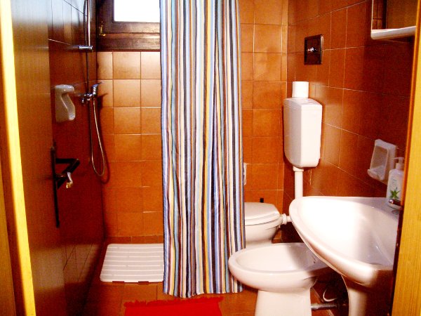Houses Lake Idro, rent home B - bathroom 5