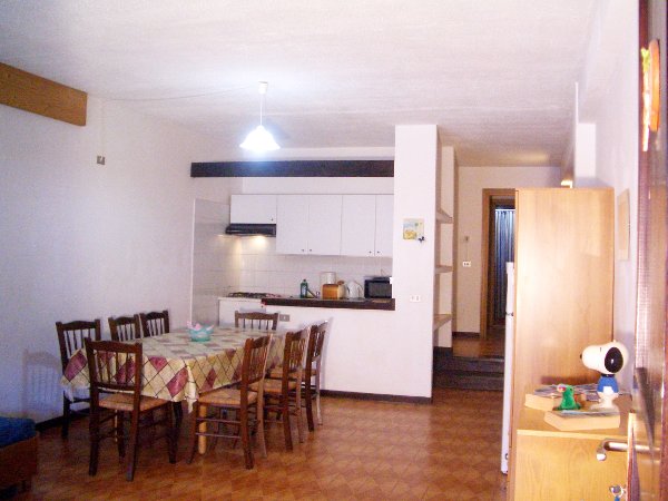 Houses Lake Idro, rent home B - dining area 2