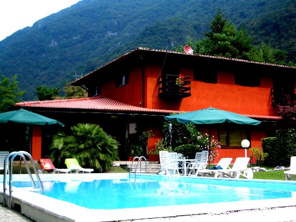 Homes Lake Idro, rent home B with pool 1