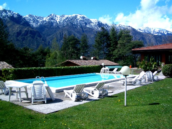 Homes Lake Idro, rent home C with pool 1