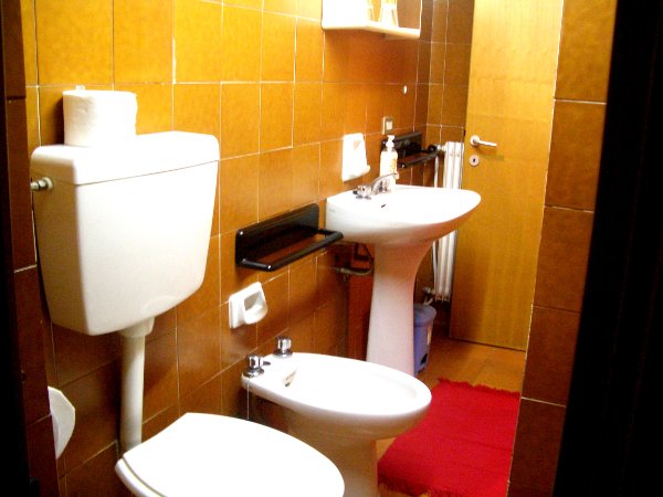 Houses Lake Idro, rent home D - toilet 8