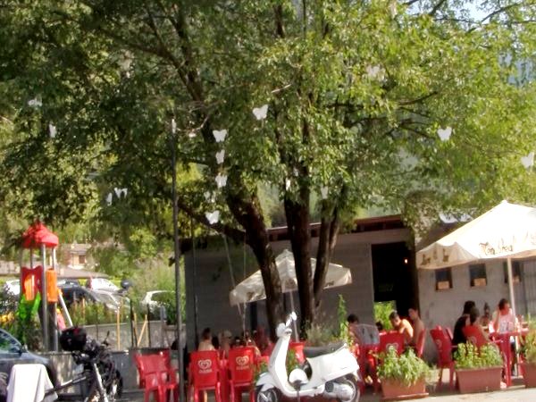 villa-idro-lake-beach-bar